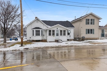 356 9th Ave, Oshkosh, WI 54902