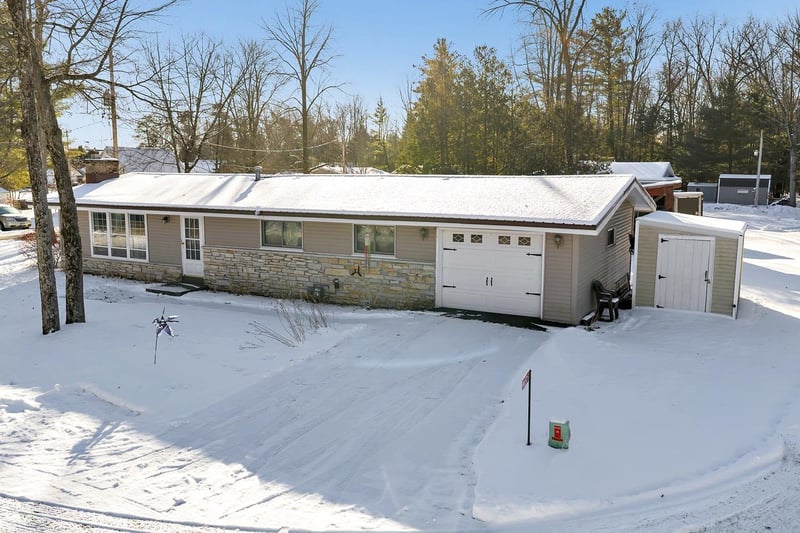 W6525 Mork Rd, Shawano, WI 54166