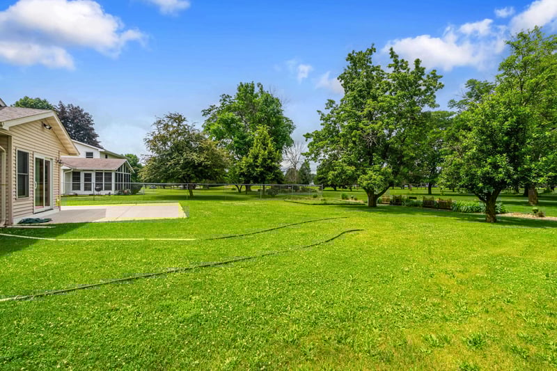 1325 Westhaven Dr, Oshkosh, WI 54904