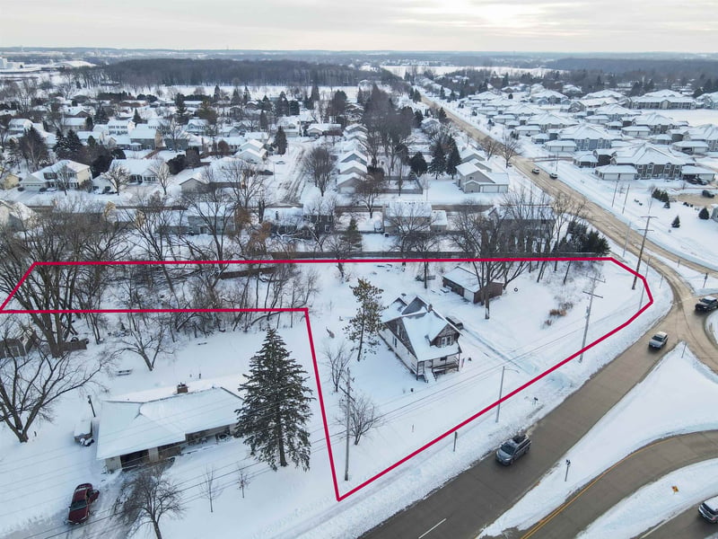1290 Winneconne Ave, Neenah, WI 54956