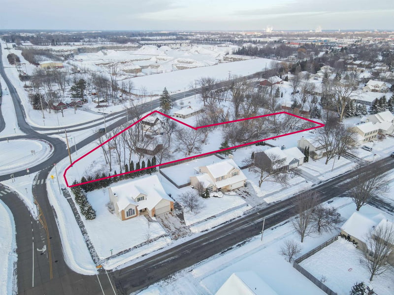 1290 Winneconne Ave, Neenah, WI 54956