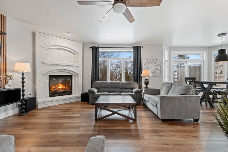 1228 Gail Dr, Green Bay, WI 54311