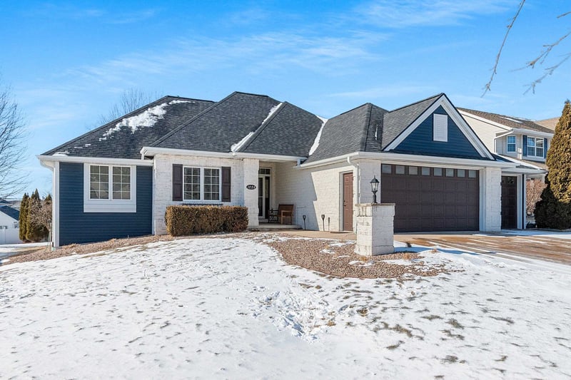 1228 Gail Dr, Green Bay, WI 54311