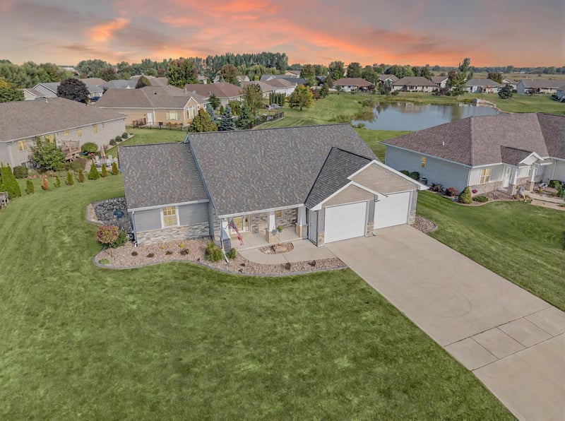 1924 Andraya Ln, De Pere, WI 54115