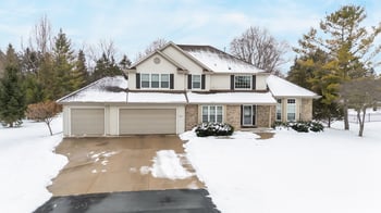 2985 Pine Ridge Rd, Oshkosh, WI 54904