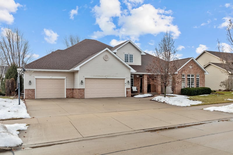 217 Wentworth Ln, Appleton, WI 54913