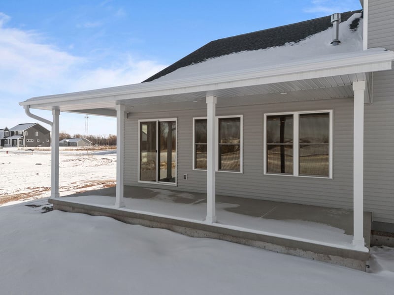 W5826 Roundstone Pl, Menasha, WI 54952