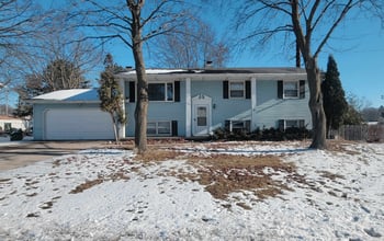 517 Menlo Park Rd, Green Bay, WI 54302-4834