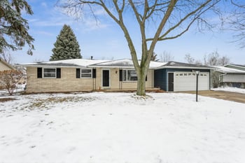 1482 Commanche Ave, Green Bay, WI 54313-5968