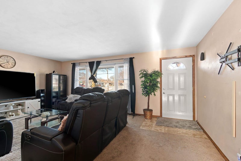 2203 College Ave, Appleton, WI 54915