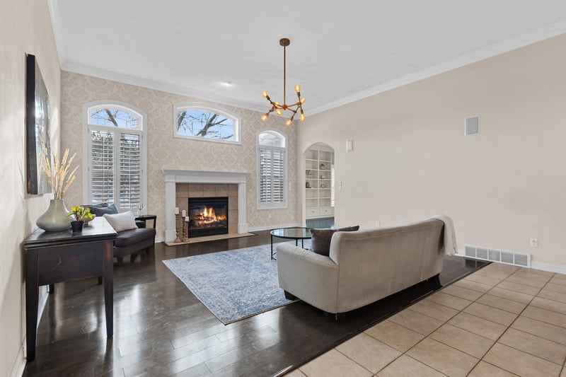 825 Yorkshire Rd, Neenah, WI 54956