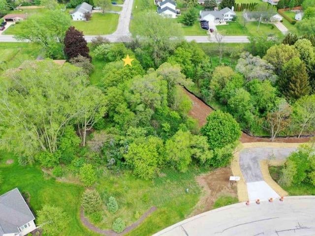 4179 Hillcrest Dr #2, Oneida, WI 54155-8655