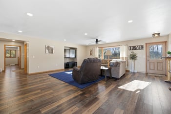 5696 Glendale Ave, Green Bay, WI 54313