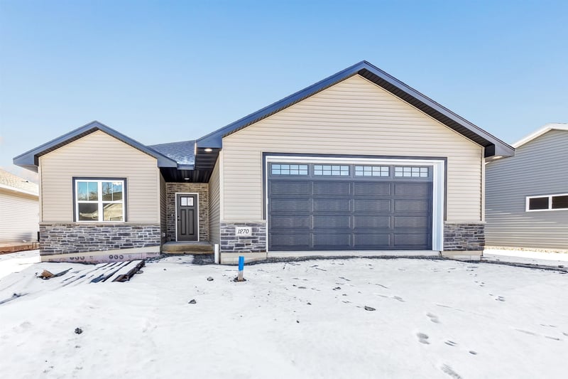 1270 Autumn Field Ln, De Pere, WI 54115