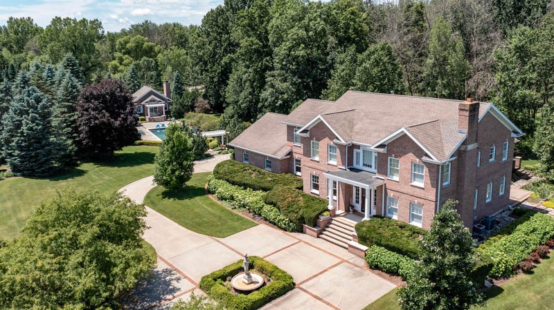 W9258 Lamise Way, Hortonville, WI 54944