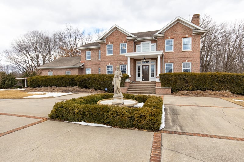 W9258 Lamise Way, Hortonville, WI 54944