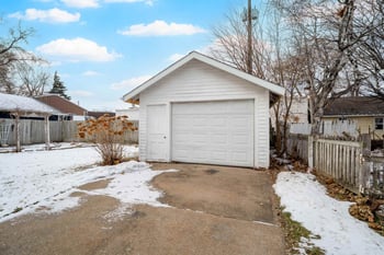 1127 Jefferson St, Oshkosh, WI 54901-3833