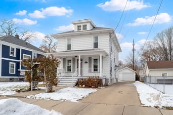 1127 Jefferson St, Oshkosh, WI 54901-3833
