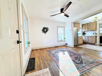 1633 Burdick St, Oshkosh, WI 54901