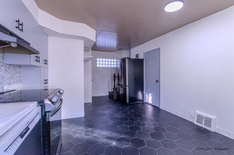 736 8th St, Appleton, WI 54914