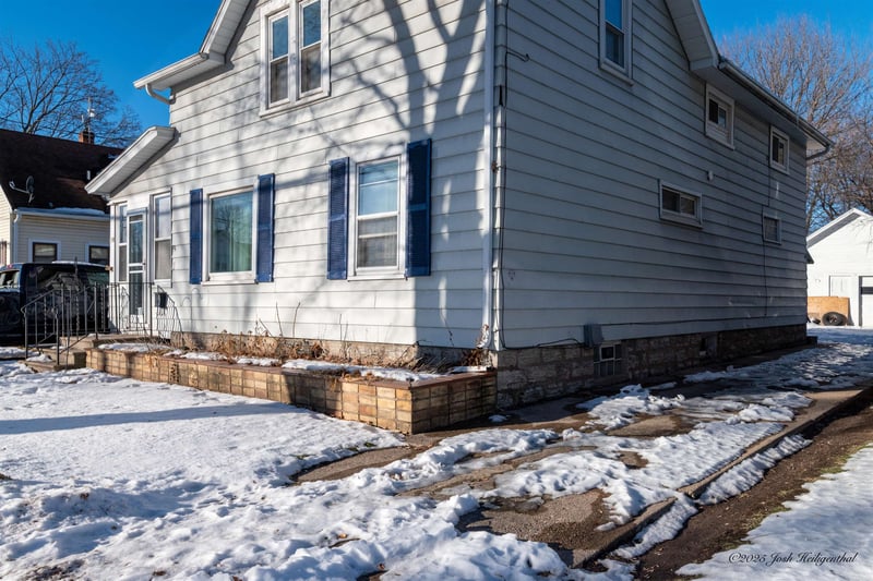 736 8th St, Appleton, WI 54914
