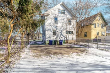 1641 Jackson St, Oshkosh, WI 54901