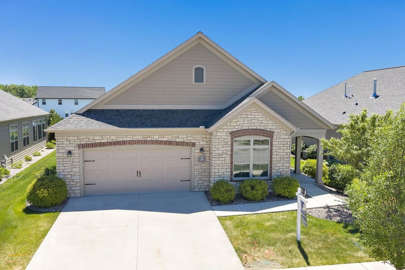 210 Bedford Rd, Green Bay, WI 54311-5623