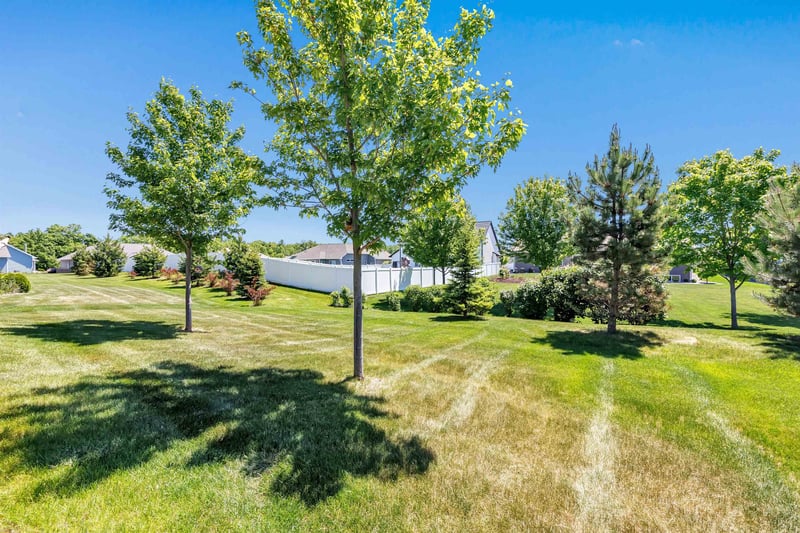 210 Bedford Rd, Green Bay, WI 54311-5623