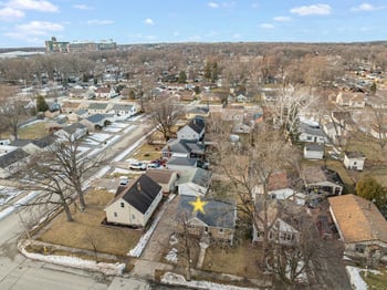 1512 13th Ave, Green Bay, WI 54304-3631