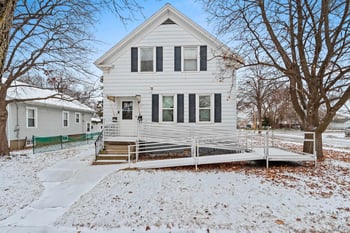 1367 Day St, Green Bay, WI 54302-1909