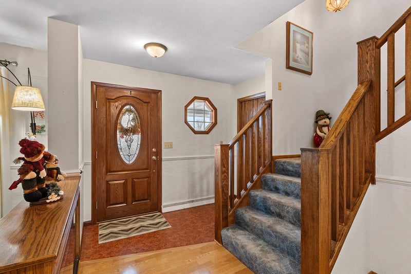 1007 Schabow St, Gresham, WI 54128