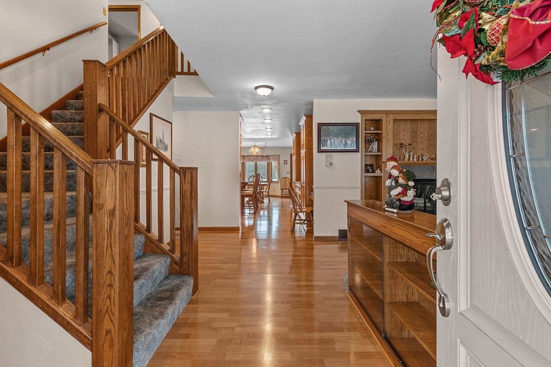 1007 Schabow St, Gresham, WI 54128