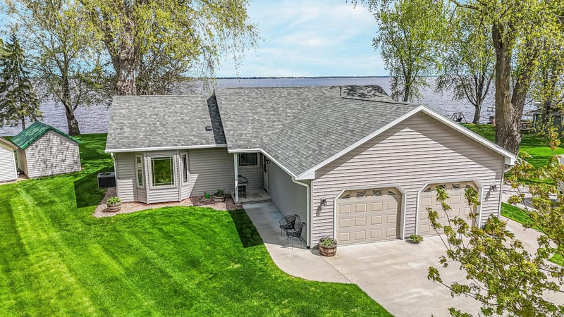 9302 Blanco Rd, Winneconne, WI 54986