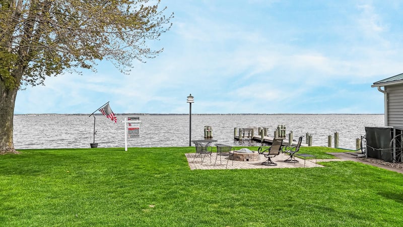 9302 Blanco Rd, Winneconne, WI 54986