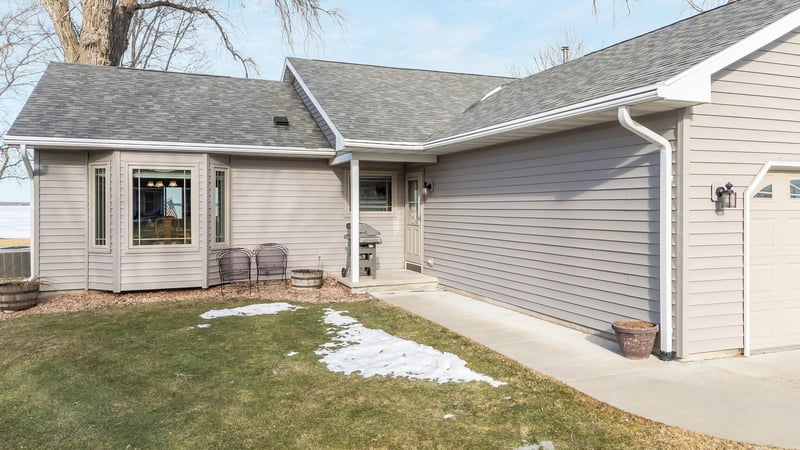 9302 Blanco Rd, Winneconne, WI 54986