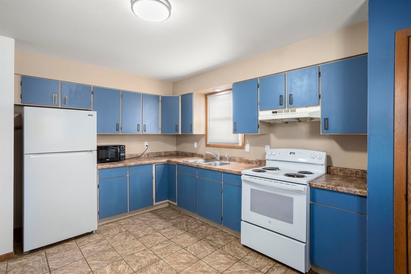 1007 Jackson St, Oshkosh, WI 54901