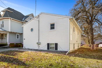 1007 Jackson St, Oshkosh, WI 54901