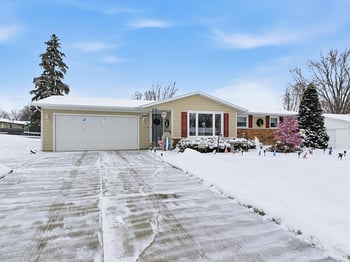 3060 Holland Rd, Green Bay, WI 54313