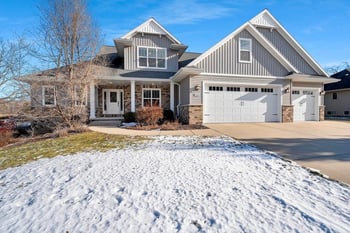 905 Red Fox Dr, Green Bay, WI 54313