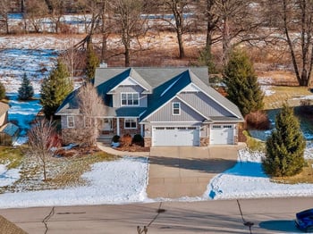 905 Red Fox Dr, Green Bay, WI 54313