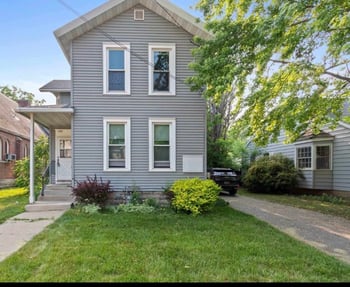 735 Jackson St, Oshkosh, WI 54901-4320