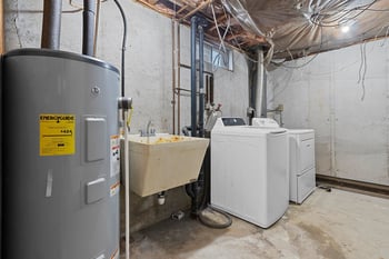 2871 Broadway , Green Bay, WI 54304