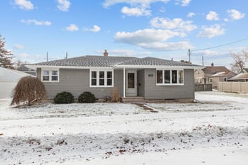 719 8th Ave, Oshkosh, WI 54902-5858