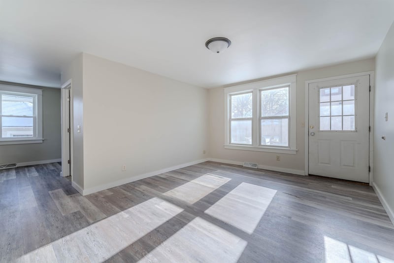 630 Jackson St, Oshkosh, WI 54901-4345