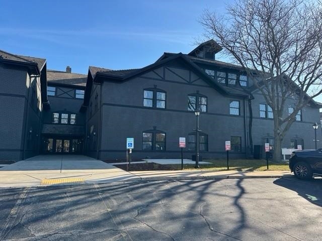 301 Broadway St, De Pere, WI 54115