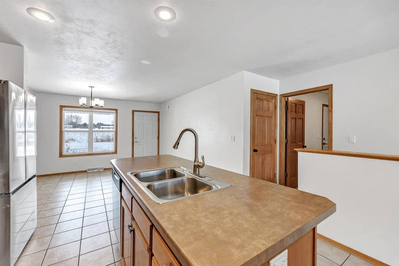 1926 River Hill Ct, Suamico, WI 54313