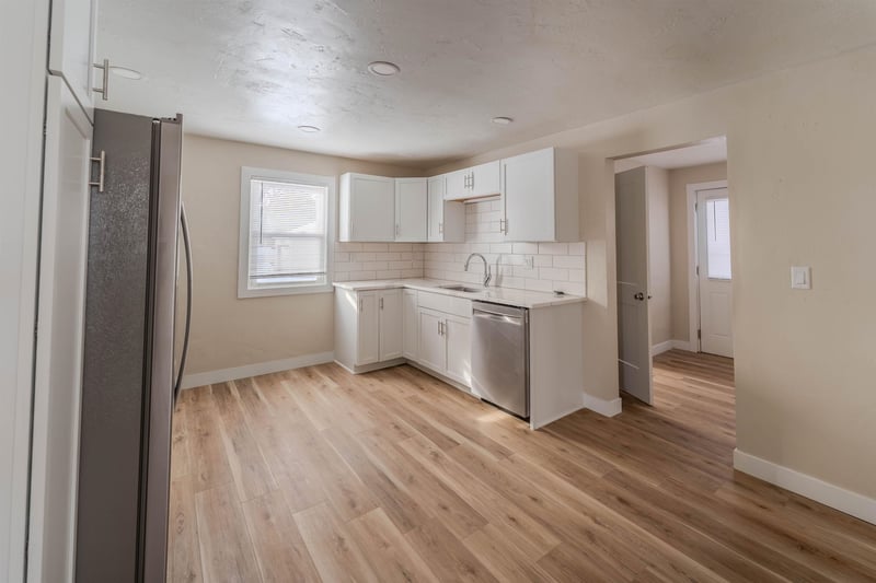 1327 Monroe St, Oshkosh, WI 54901-3935