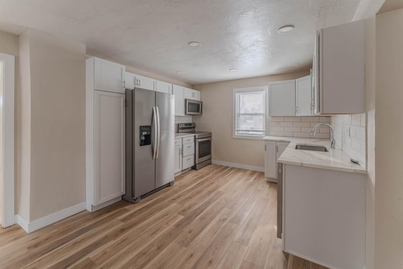 1327 Monroe St, Oshkosh, WI 54901-3935