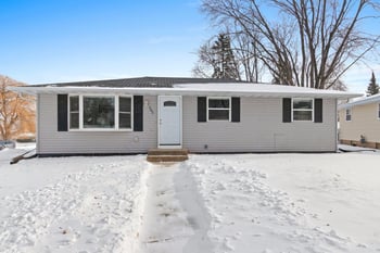 505 Bluebird Ln, Green Bay, WI 54303