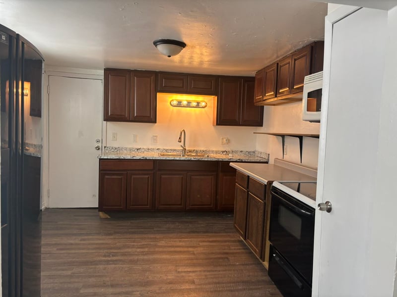 1028 Stuart St, Green Bay, WI 54301